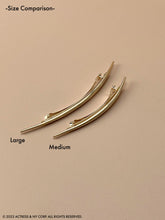 Load image into Gallery viewer, Minimalist Dainty Crescent Gold Daily Hair Pin