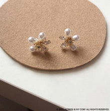 Load image into Gallery viewer, Dainty Gold Pearl Flower Stud Earrings