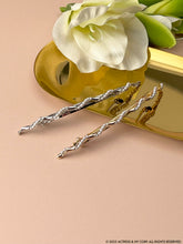 Load image into Gallery viewer, Minimalist Dainty Crescent Gold Daily Hair Pin