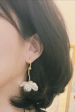 Load image into Gallery viewer, Sylvie Flower Drop Earrings