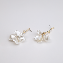 Load image into Gallery viewer, Sylvie Flower Drop Earrings