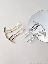 Load image into Gallery viewer, Minimalist Crescent Moon 4 Prongs Bun Holder