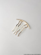 Load image into Gallery viewer, Minimalist Crescent Moon 4 Prongs Bun Holder