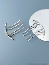 Load image into Gallery viewer, Minimalist Crescent Moon 4 Prongs Bun Holder