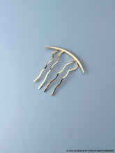 Load image into Gallery viewer, Minimalist Crescent Moon 4 Prongs Bun Holder