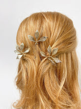 Load image into Gallery viewer, Boho Gold Leaf Hair Pins, Leaf vine Hair Comb Pieces for Wedding