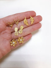 Load image into Gallery viewer, Minimalist Small Stud Earrings