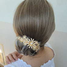 Load image into Gallery viewer, Statement Flower Crystal Pearl Hair Barrette