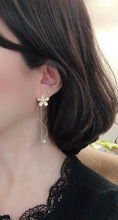 Load image into Gallery viewer, Delicate Flower Drop earrings with Pearls