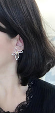 Load image into Gallery viewer, Dainty Large Flower Stud Earrings in Gold/ Silver