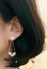 Load image into Gallery viewer, Cluster Simple Pearl Flower Drop Earrings