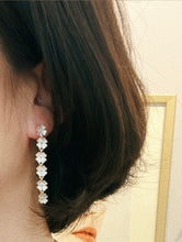 Load image into Gallery viewer, Dainty Small Pearl Flower Drop Earrings