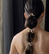 Load image into Gallery viewer, Wave Metal Ponytail Cuff