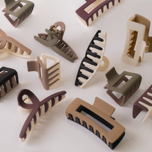 Load image into Gallery viewer, Matte Half & Half Contrast Hair Claw Clip