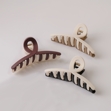 Load image into Gallery viewer, Matte Half & Half Contrast Hair Claw Clip