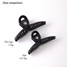 Load image into Gallery viewer, Matte Twisted Hair Clips