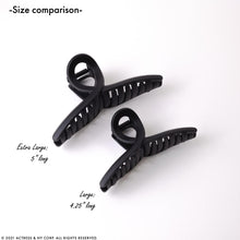 Load image into Gallery viewer, Milky Matte Twisted Hair Clip