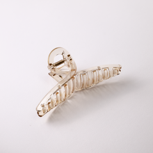 Load image into Gallery viewer, Glossy Twisted Hair Clips