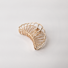 Load image into Gallery viewer, Hollow Shell Hair Clips