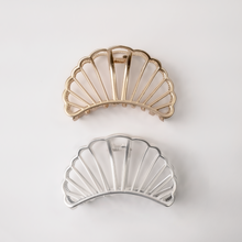 Load image into Gallery viewer, Hollow Shell Hair Clips