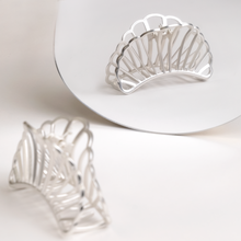 Load image into Gallery viewer, Hollow Shell Hair Clips