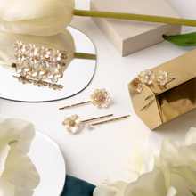 Load image into Gallery viewer, Dainty Gold Pearl Flower Hair Pins