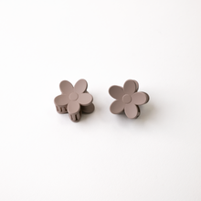 Load image into Gallery viewer, 2pcs Set Small Flower Matte Acrylic Hair Clips
