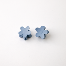 Load image into Gallery viewer, 2pcs Set Small Flower Matte Acrylic Hair Clips