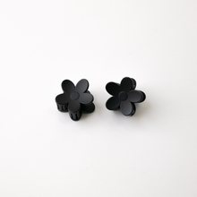 Load image into Gallery viewer, 2pcs Set Small Flower Matte Acrylic Hair Clips