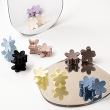 Load image into Gallery viewer, 2pcs Set Small Flower Matte Acrylic Hair Clips