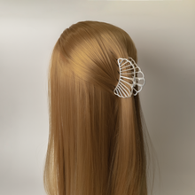 Load image into Gallery viewer, Hollow Shell Hair Clips