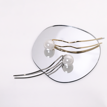 Load image into Gallery viewer, Oversized Pearl Hair Stick/ Bun Holder