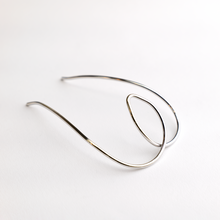 Load image into Gallery viewer, Heart Wired Metal Hair Stick/ Bun Holder