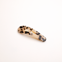 Load image into Gallery viewer, Oversized Tortoise Shell Snap Hair Pins Clips