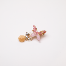 Load image into Gallery viewer, Butterfly Pressed Flowers Pearl Hair Clip