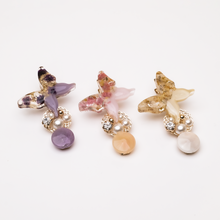 Load image into Gallery viewer, Butterfly Pressed Flowers Pearl Hair Clip