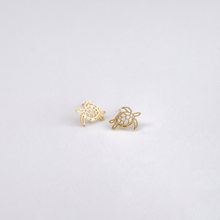 Load image into Gallery viewer, Minimalist Small Turtle Stud Earrings