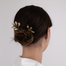 Load image into Gallery viewer, Boho Gold Leaf Hair Pins, Leaf vine Hair Comb Pieces for Wedding
