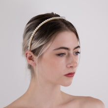 Load image into Gallery viewer, Minimalist Simple Pearl headband, Twisted Pearl hair band