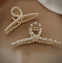 Load image into Gallery viewer, Embellished Pearl Twisted Gold Hair Clips