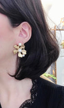 Load image into Gallery viewer, Statement Flower Pearl Stud Earrings in Gold/ Silver

