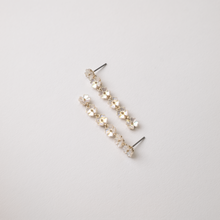 Load image into Gallery viewer, Dainty Small Pearl Flower Drop Earrings
