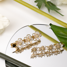 Load image into Gallery viewer, Daisy Flower Pearl Hair Pins
