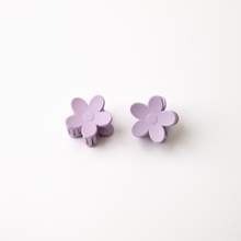 Load image into Gallery viewer, 2pcs Set Small Flower Matte Acrylic Hair Clips
