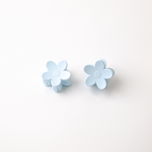 Load image into Gallery viewer, 2pcs Set Small Flower Matte Acrylic Hair Clips
