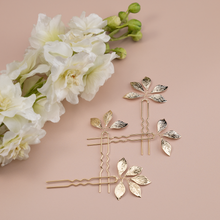 Load image into Gallery viewer, Boho Gold Leaf Hair Pins, Leaf vine Hair Comb Pieces for Wedding
