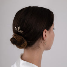 Load image into Gallery viewer, Boho Gold Leaf Hair Pins, Leaf vine Hair Comb Pieces for Wedding
