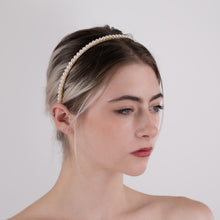 Load image into Gallery viewer, Minimalist Simple Pearl headband, Twisted Pearl hair band
